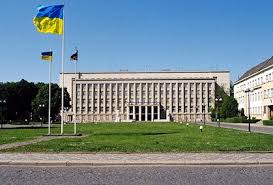 Питання незаконності реконструкції площі Народної в Ужгороді й досі вивчається експертами та в УМВС