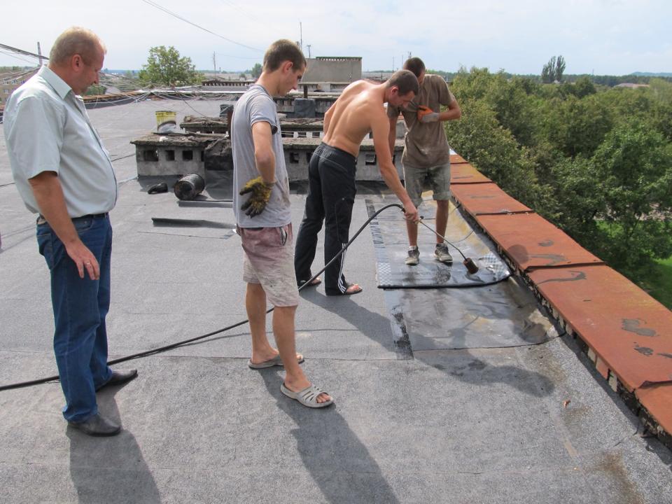 Дахи багатоповерхівок у Мукачеві будуть з капремонтом (ФОТО)
