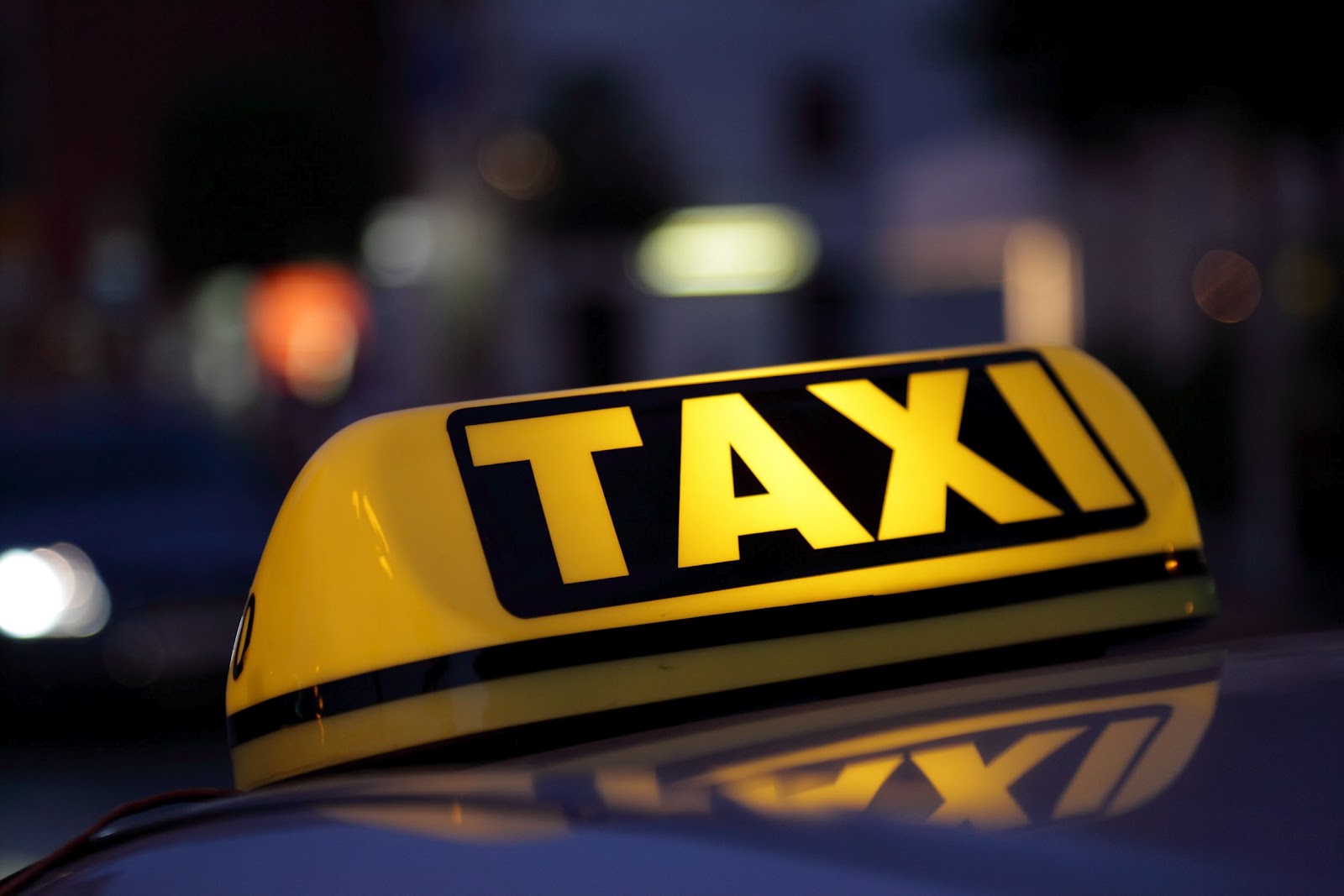 У мукачівського таксиста пасажири вкрали 4 тис грн