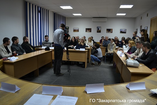 В Ужгороді відбулася перша відкрита зустріч представників найактивніших волонтерських організацій (ФОТО)