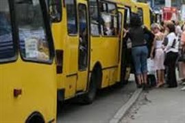 Ужгородська влада планує до 1 липня "візуально визначити рівень наповнюваності" міських автобусів