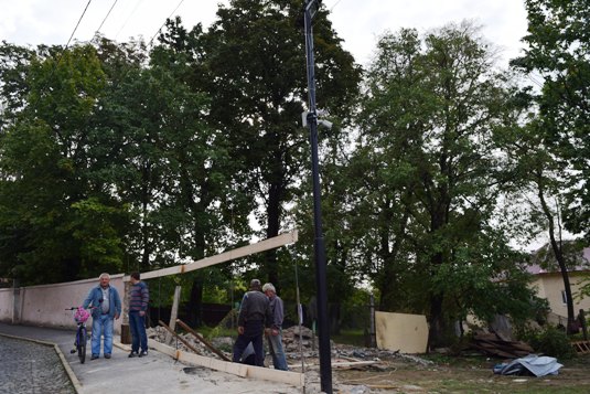 За фактом руйнування історичного муру поблизу собору в Ужгороді готуються скарги на Мінкульт