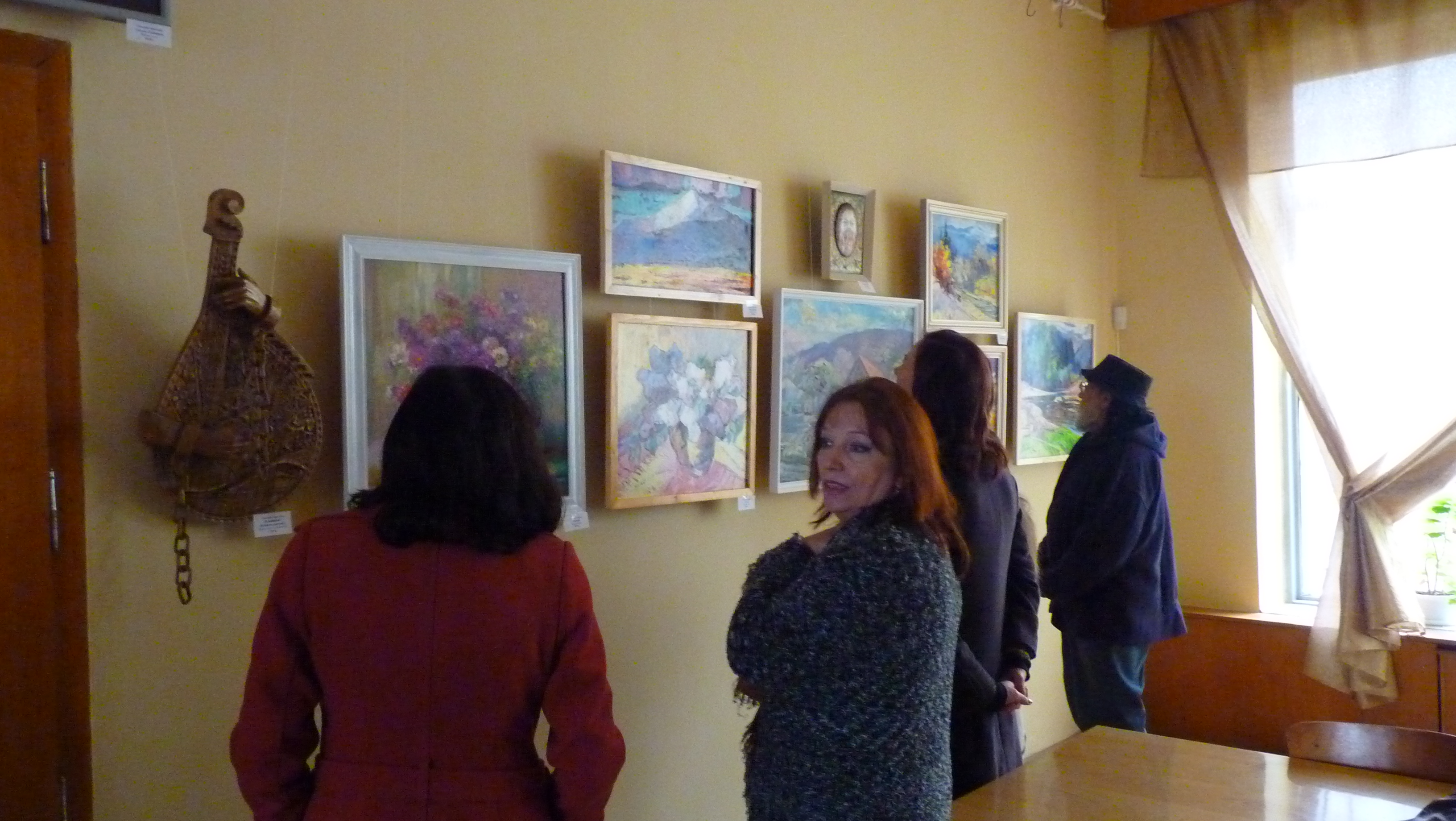 У Берегові запрацювала виставка художнього та декоративного мистецтва митців району (ФОТО)