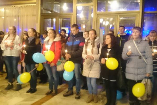 27 школярів з Донбасу, які 2 тижні знайомитимуться із Закарпаттям, зустріли у Сваляві (ФОТО, ВІДЕО)
