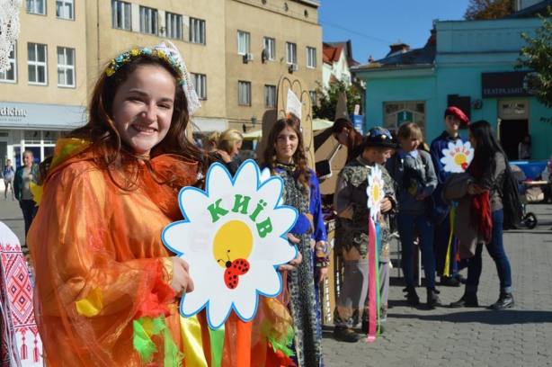 В Ужгороді стартував "ляльковий" фестиваль "Інтерлялька" (ВІДЕО)