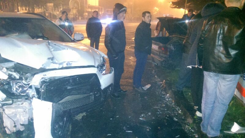 В Ужгороді зіткнулися два авто, троє людей травмовані (ФОТО)