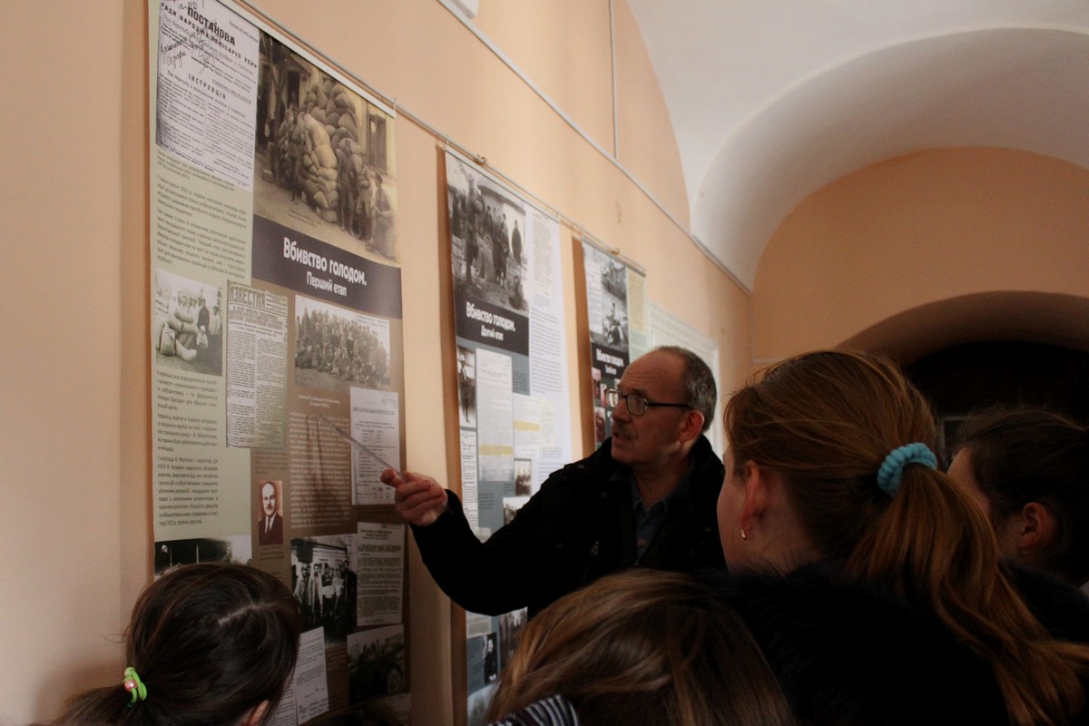В обласному краєзнавчому музеї в Ужгороді можна побачити "Спротив геноциду" до Дня пам’яті жертв голодоморів (ФОТО)