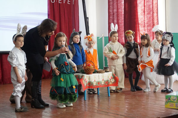 У Тячеві діти колядували угорською мовою і вигравали призи (ФОТО)