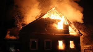 На пожежі в Нересниці на Тячівщині отримав опіки власник будинку, що горів
