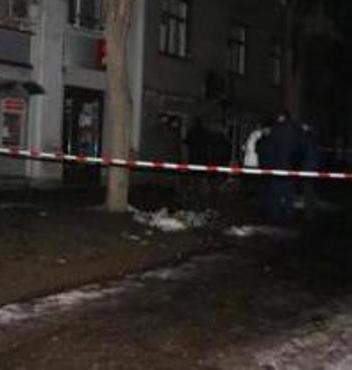 В Ужгороді вночі вибухнув невідомий пристрій, пошкоджено фасад магазину