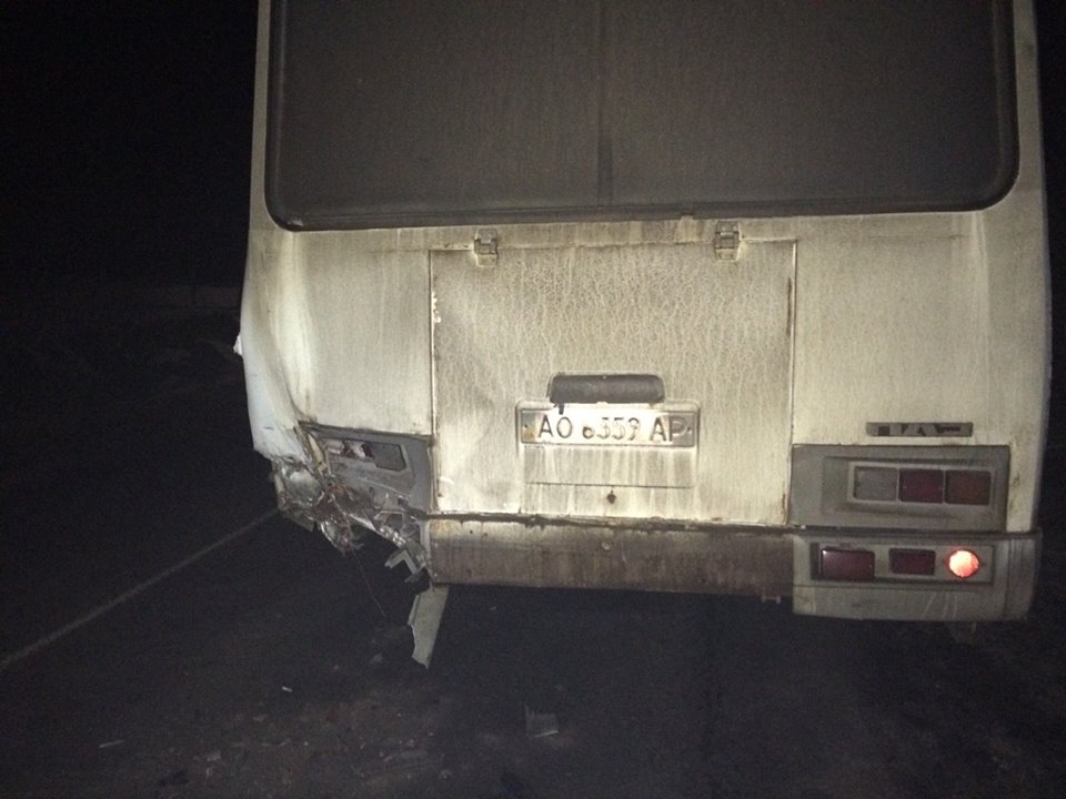 Автомобіль керівника УДАРУ на Рахівщині врізався в рейсовий автобус і втік з місця ДТП?