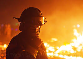 Пожежу в будинку на Виноградівщині допомагали гасити і місцеві жителі