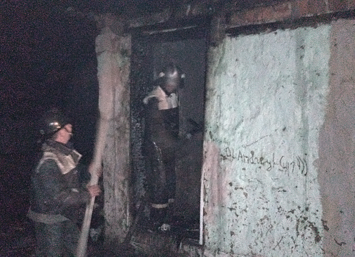 У Хусті гасили пожежу в будинку, де перебувала п