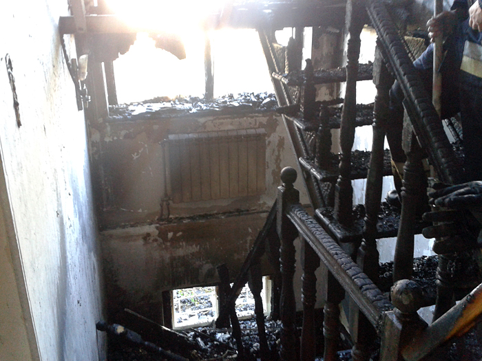 У Минаї на Ужгородщині пожежею у будинку знищено перекриття, покрівлю, сходову клітку та майно власників (ФОТО)