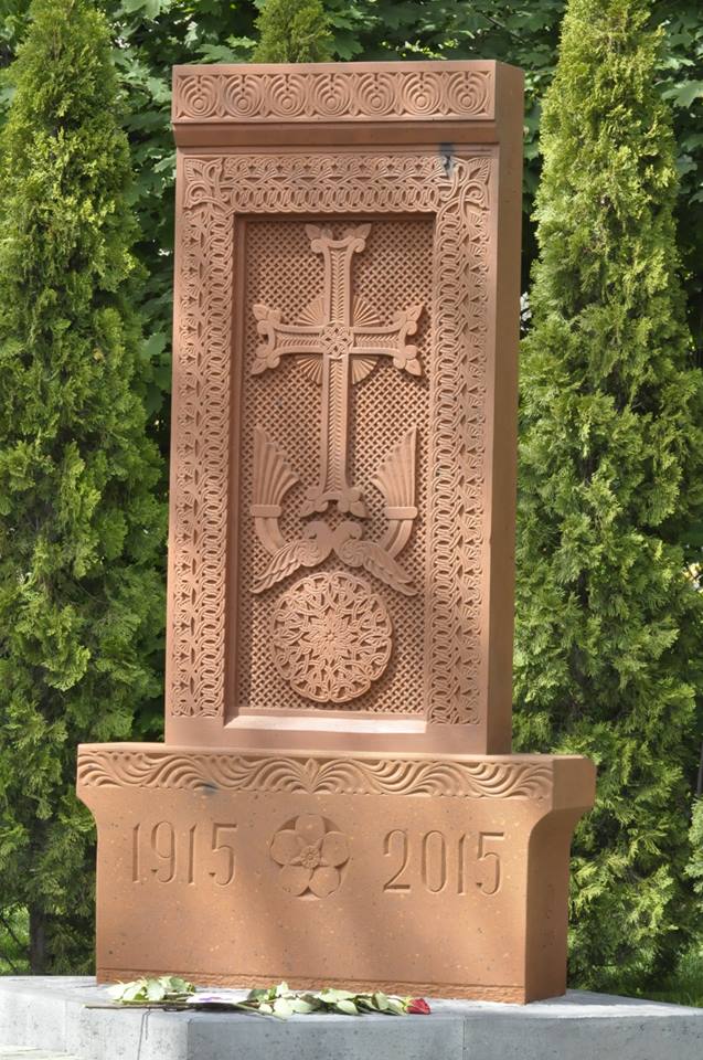 В Ужгороді вірменська громада відкрила пам’ятний знак Хачкар (ФОТО)