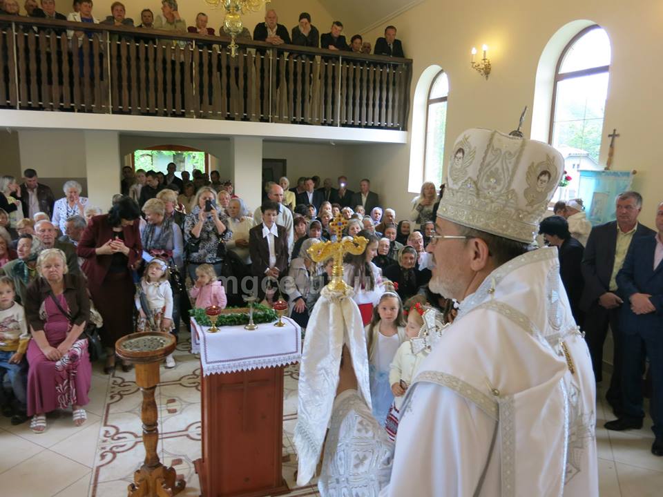 У Ворочеві на Перечинщині освятили нову греко-католицьку церкву (ФОТО)