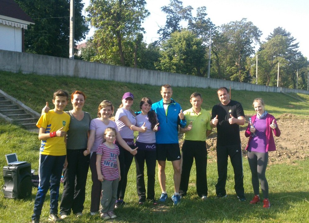Під кураторством фітнес-інструкторів у Мукачеві пройшла друга загальноміська суботня пробіжка (ФОТО)