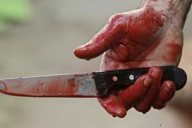 У Чинадієві на Мукачівщині чоловіку в день його народження односелець через ревнощі встромив ножа в живіт