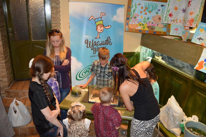 Переможці конкурсу малюнків в Ужгороді понесли додому справжні акваріуми (ФОТО) (ВІДЕО)