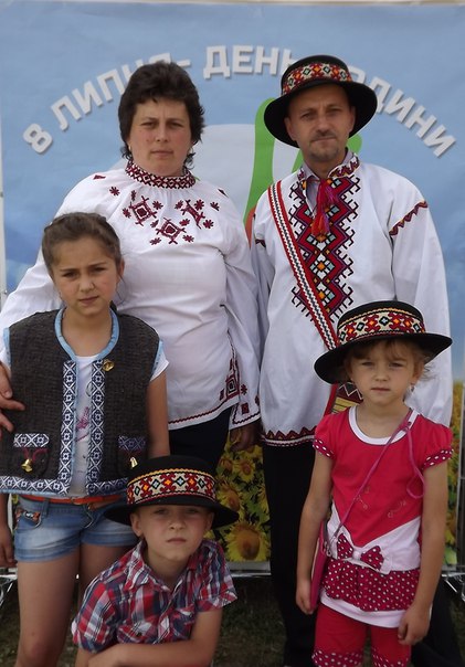 Мешканці Тячівщини брали участь у благодійній сімейній фотосесії на підтримку бійців АТО (ФОТО)