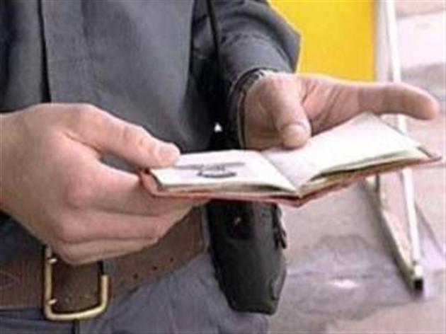 Закарпатець, який перебував у розшуку, намагався виїхати з України за підробленим паспортом