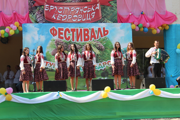 У Лопухові після дворічної перерви відбувся фестиваль "Брустурянська кедровиця" (ФОТО)