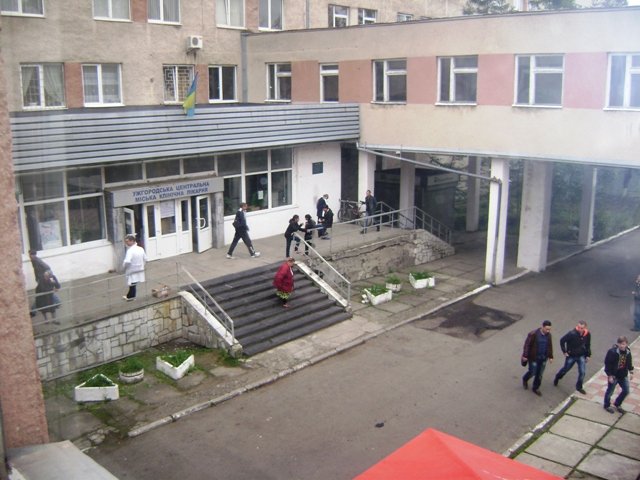 Ужгородську міську клінічну лікарню ремонтуватимуть зверху до низу