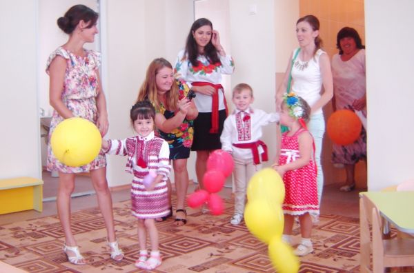 У Тереблі на Тячівщині відкрили сучасний дитячий садок для дітей-переселенців із Солотвина (ФОТО)