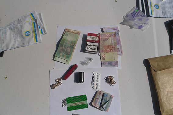 В Ужгороді затримали чоловіка, який на вулиці за 1 тис грн продав чергову дозу амфетаміну