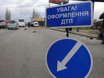 Водій з Ужгорода смертельно наїхав автом на пішохода на Житомирщині