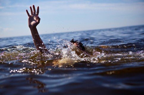 На Свалявщині у Поляні під час відпочинку на озері потонув 40-річний закарпатець (РОЗШИРЕНО)
