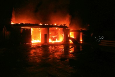 На Міжгірщині згорів гараж разом із "Фольксвагеном" 