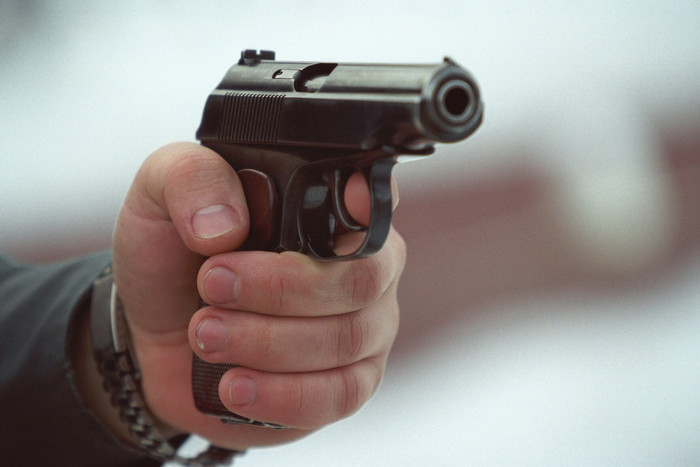 У Солотвині на Тячівщині прикордонник вистрілив у груди "наступнику" із травматичного пістолета 