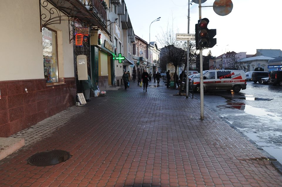 Профілактична робота з вуличними торгівцями в Ужгороді триває (ФОТО)