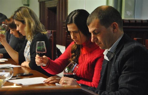 У Мукачеві визначили переможців фестивалю "Червене вино", оголошення та нагородження – у неділю