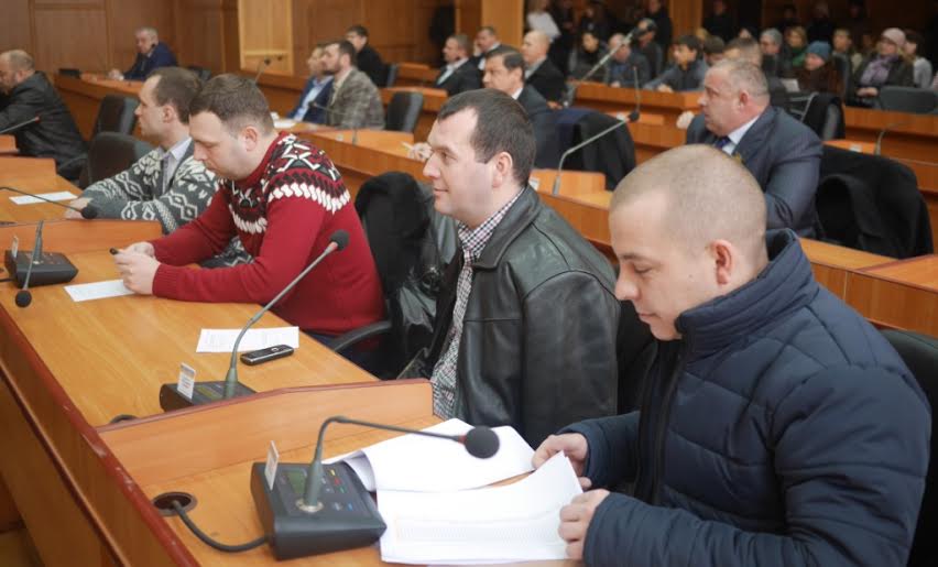 Ужгородські депутати проголосували за збільшення видатків на медицину та капремонти доріг