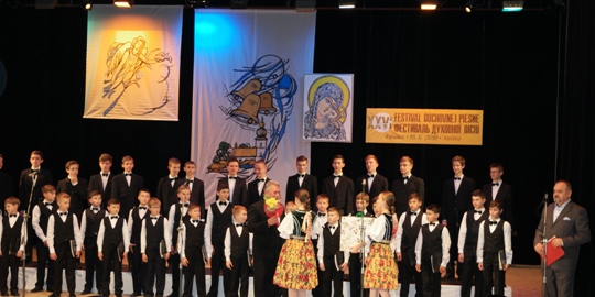 Хор хлопчиків та юнаків з Мукачева представив українське хорове мистецтво у словацькій Сніні (ФОТО)
