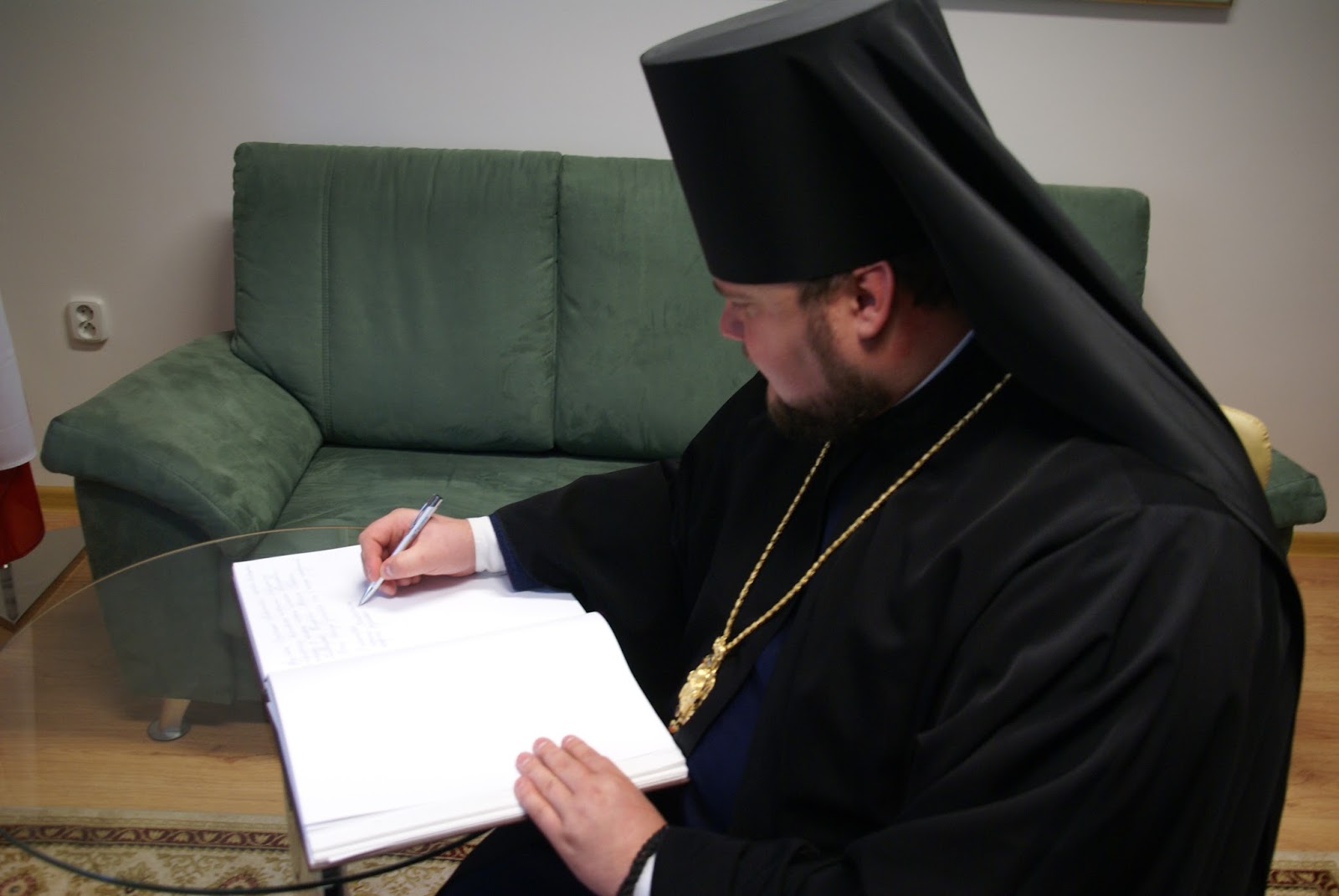 Закарпатський єпископ УПЦ КП відзначив словачку, угорця, "литовця" і Андріїва (ФОТО)