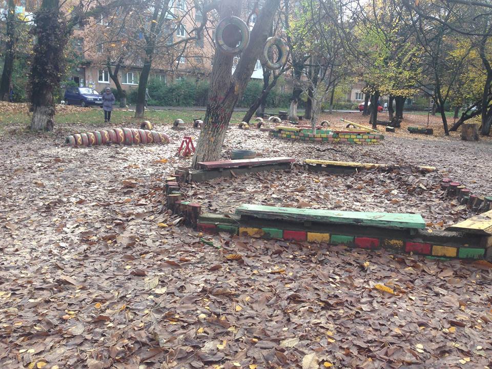 Із початку тижня в Ужгороді склали 22 приписи за неприбране листя 