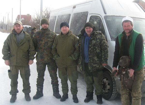 Волонтери з Тячівщини доправили допомогу воякам на Схід і повернулися з листами-подяками для земляків