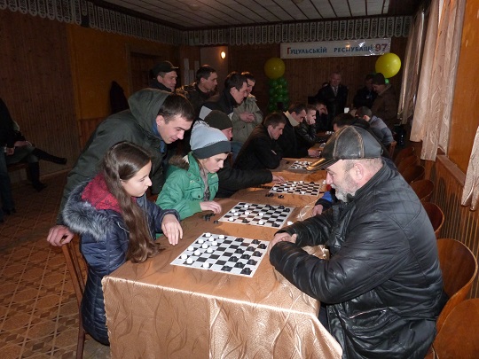 У Ясінях відбувся турнір з швидких шахів та шашок, присвячений річниці Гуцульської Республіки (ФОТО)
