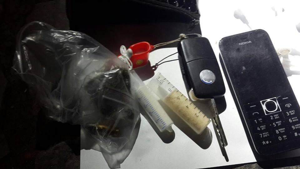У Мукачеві патрульні затримали водія із великою кількістю речовин, схожих на наркотичні (ФОТО)
