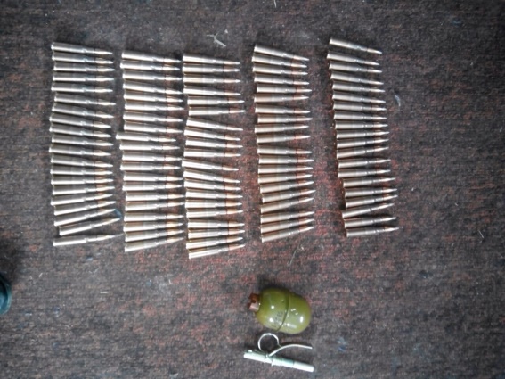 В оселі 32-річного мукачівця знайшли бойові патрони та гранату (ФОТО)