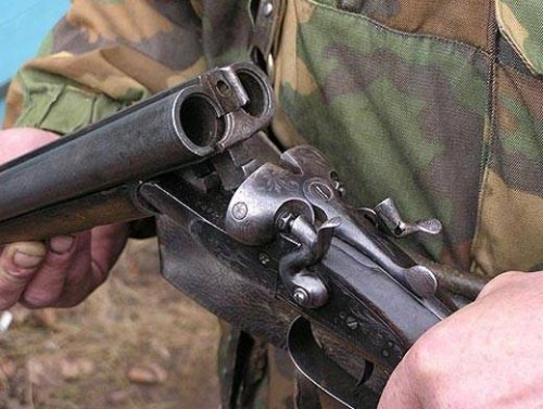 Неподалік українсько-польського кордону на Закарпатті затримали двох чоловіків з незареєстрованими рушницями