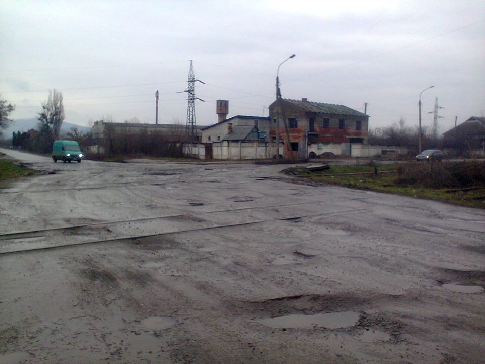 В Ужгороді та Мукачеві обстежують покриття автошляхів і дорожні знаки (ФОТО)
