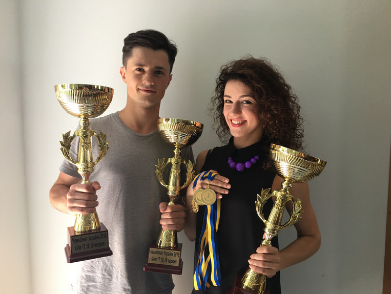 Ужгородський танцювальний дует став абсолютним чемпіоном України