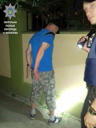 Вночі в Ужгороді затримали молодика із метамфетаміном та марихуаною (ФОТО)