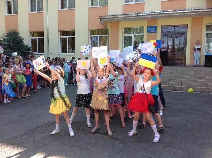 У шкільних таборах Мукачева протягом двох тижнів відпочивають понад півтисячі учнів (ФОТО)