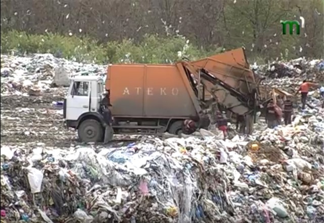 В Ужгороді облаштовано 90 контейнерів для селективного збору сміття, з 1 вересня сортуванню навчатимуть школярів (ВІДЕО)