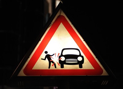 На Рахівщині водій на "румунському" "Фольксвагені" переламав під час наїзду ноги односельцю, що вибіг на дорогу